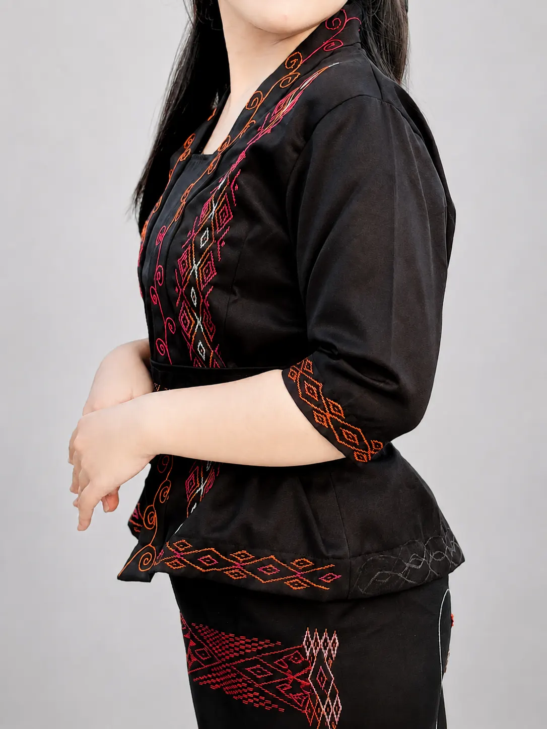 Kebaya Motif Lakaq, Matent Pune, Daun Panukng